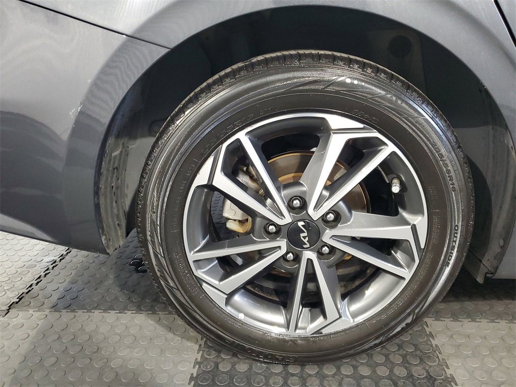 Certified 2022 Kia Forte LXS w/ LXS Technology Package image 7