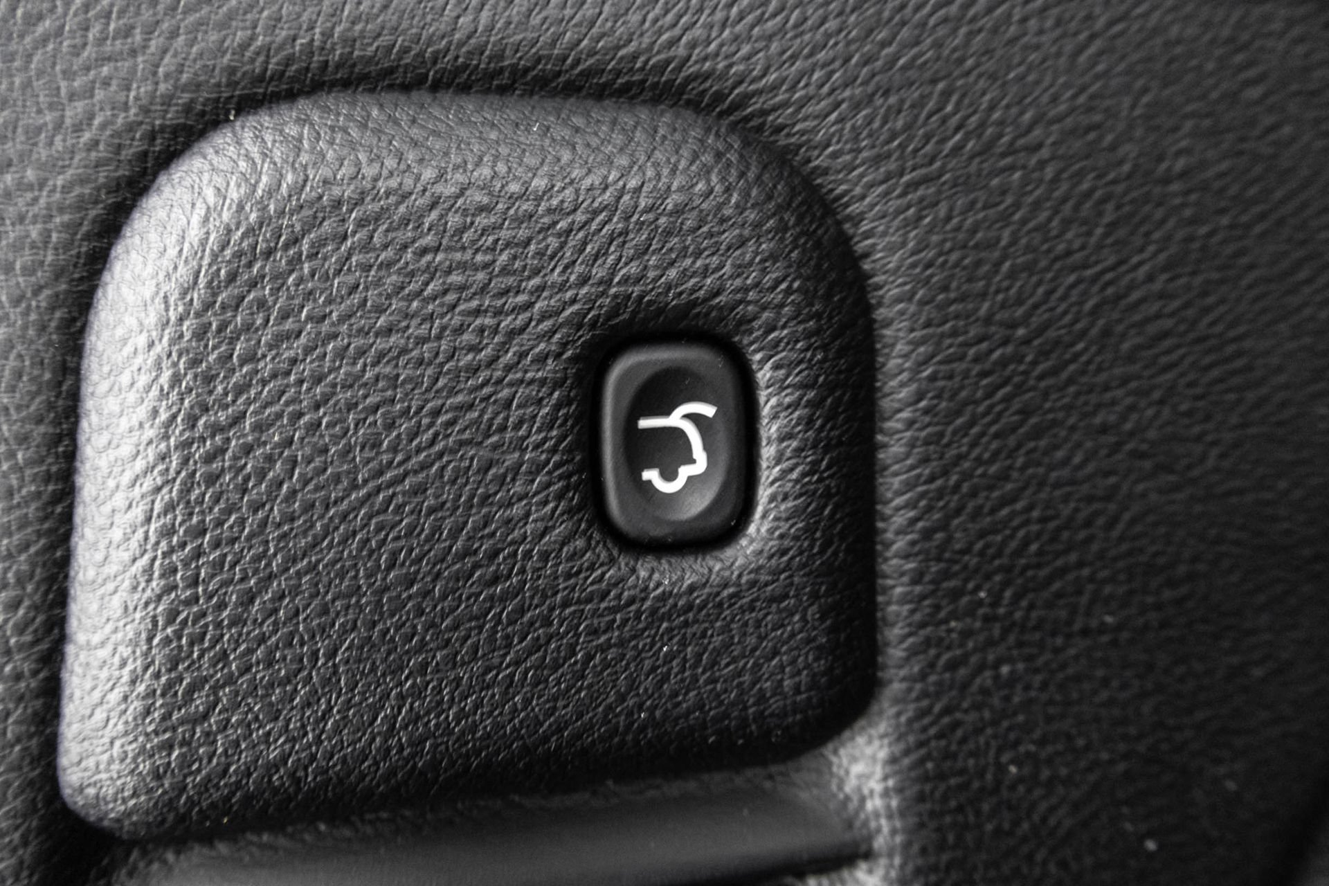 Used 2021 Jeep Grand Cherokee Limited AWD/4WD image 41