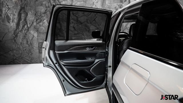 Used 2024 Jeep Grand Cherokee Limited 4xe image 10