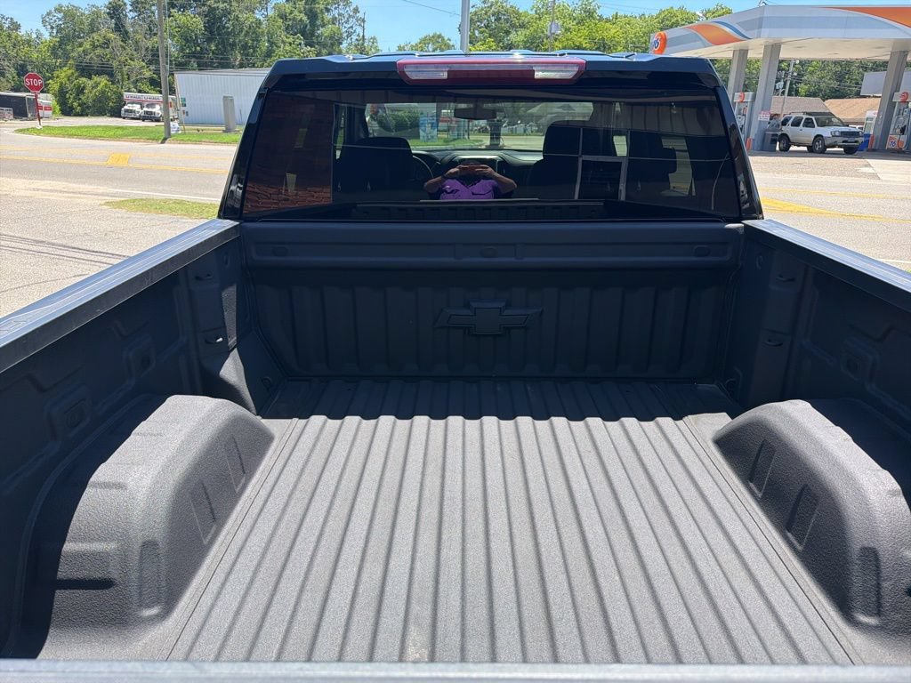 Used 2022 Chevrolet Silverado 1500 RST w/ Redline Edition AWD/4WD image 13