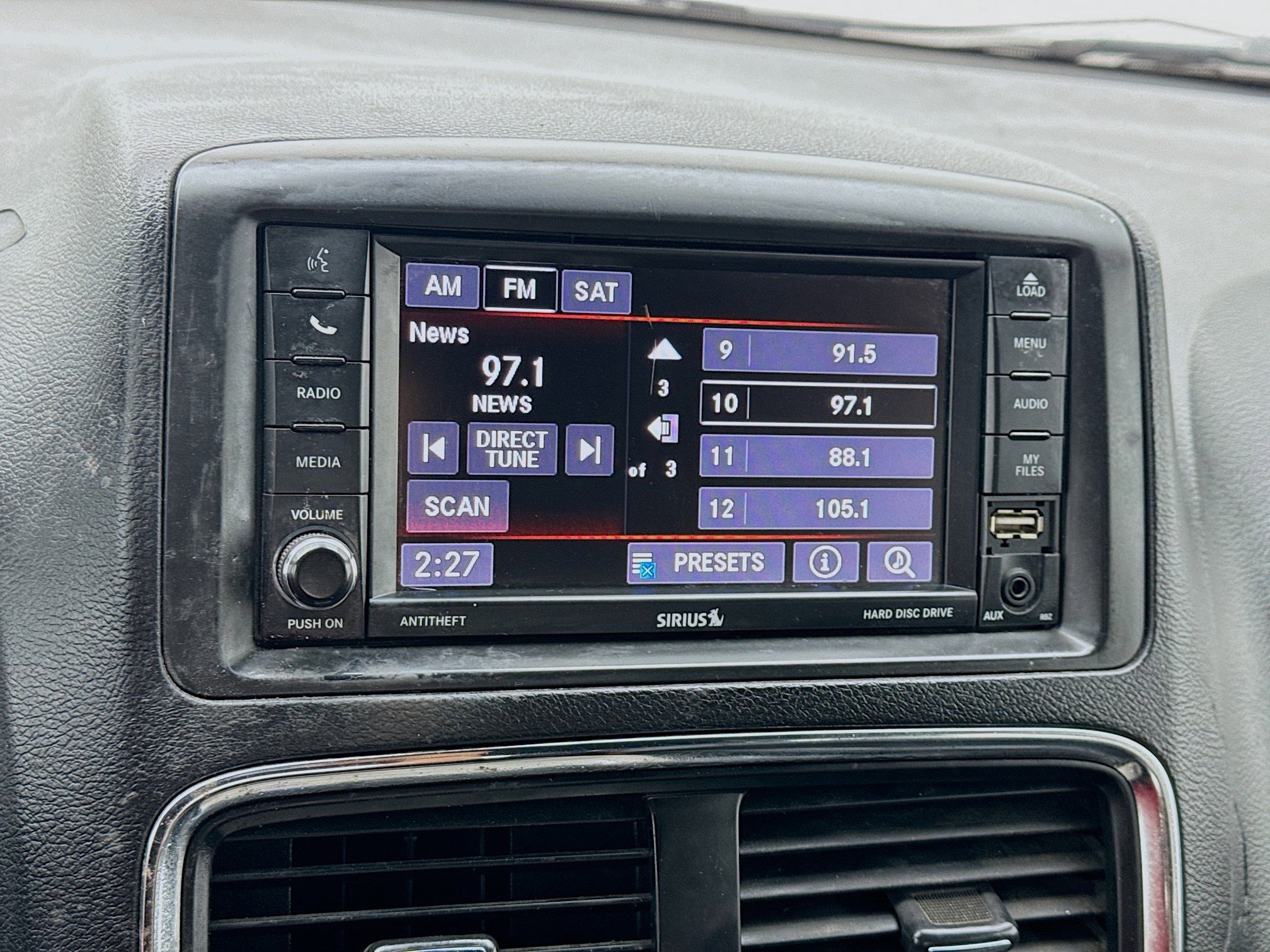 Used 2019 Dodge Grand Caravan SXT image 11