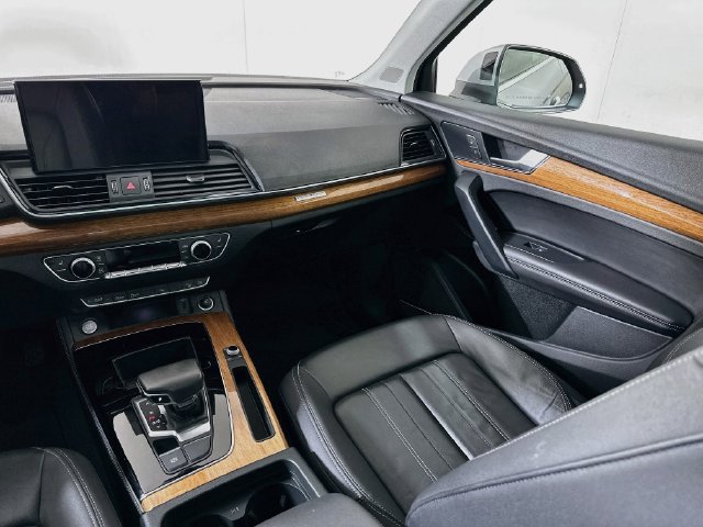Used 2023 Audi Q5 2.0T Premium Plus w/ Premium Plus Package AWD/4WD image 26