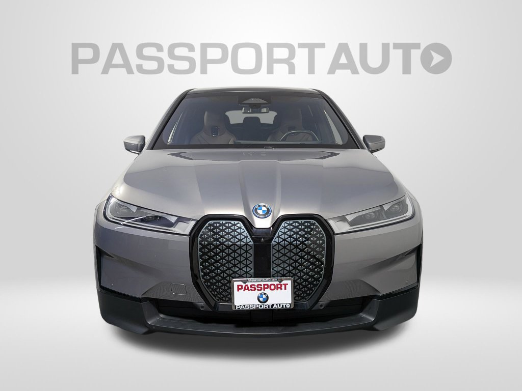 Used 2025 BMW iX xDrive50 w/ Premium Package AWD/4WD image 10