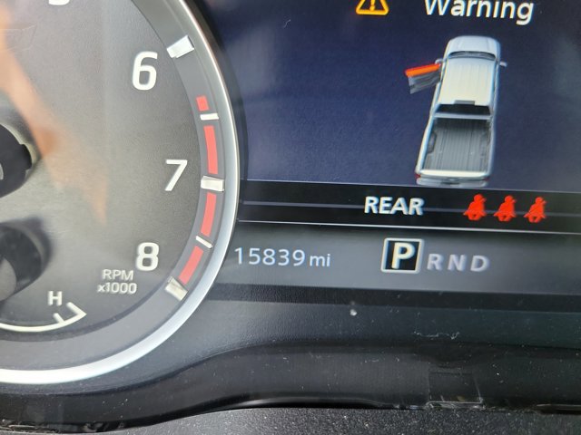 Used 2024 Nissan Titan SV w/ SV Convenience Package image 32