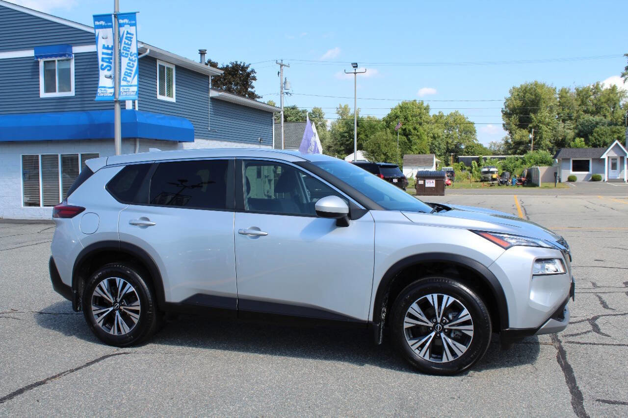 Used 2023 Nissan Rogue SV image 6