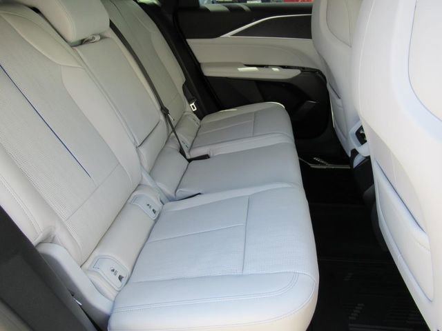 New 2025 Cadillac Lyriq Luxury image 29