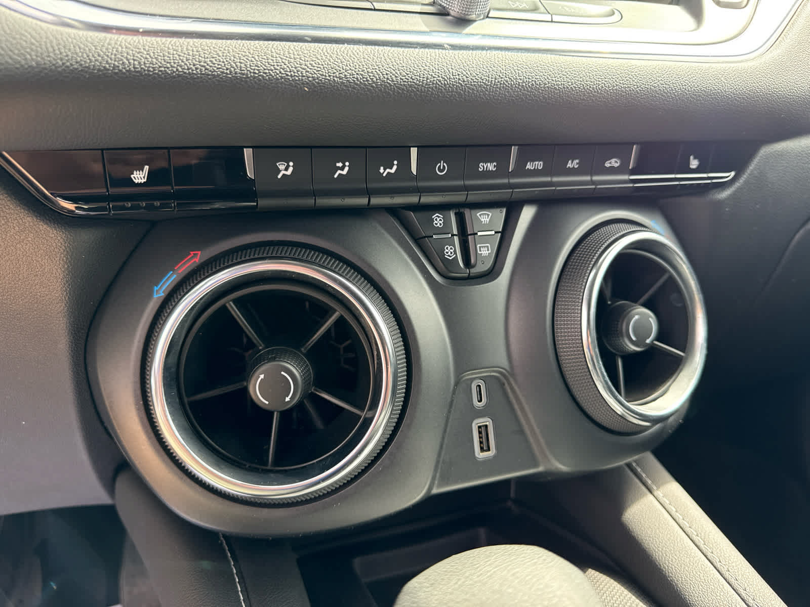 Certified 2024 Chevrolet Blazer LT w/ Convenience Package FWD image 18
