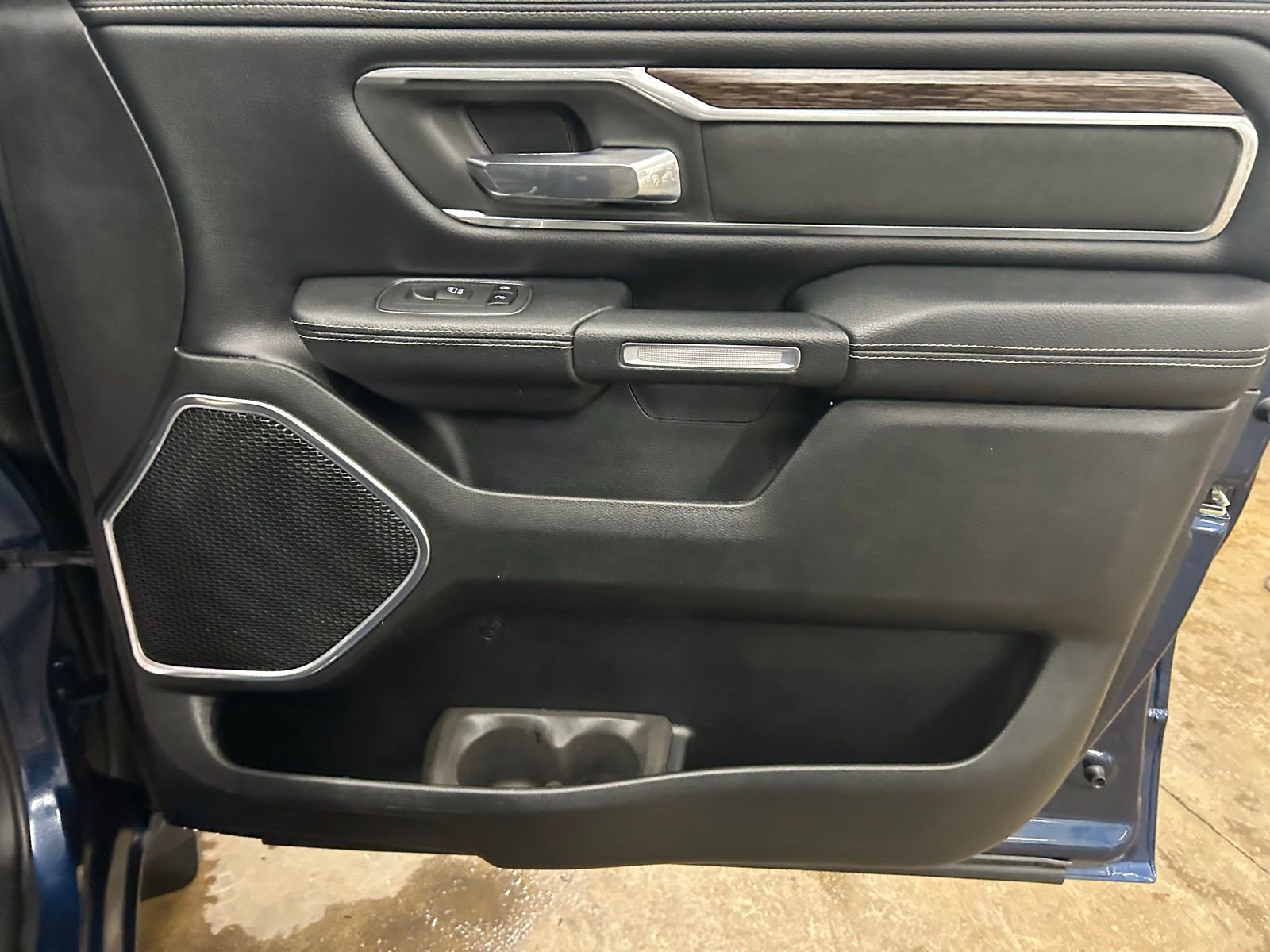 Used 2020 RAM 1500 Laramie AWD/4WD image 30