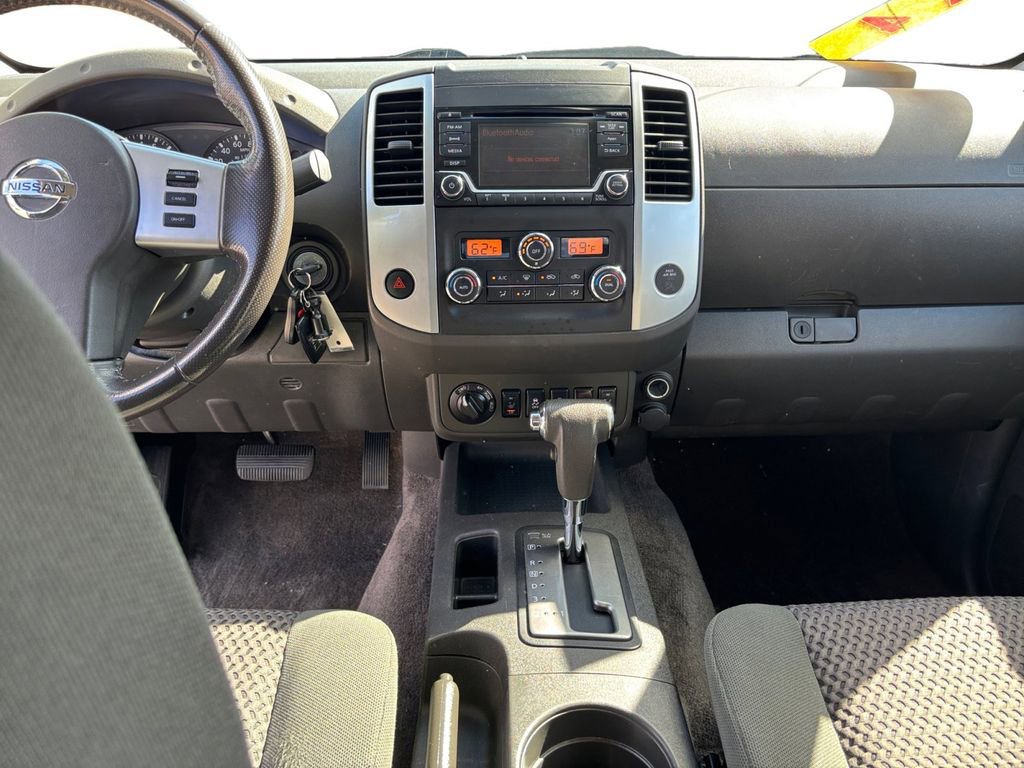 Used 2016 Nissan Frontier SV w/ SV Value Truck Package AWD/4WD image 14