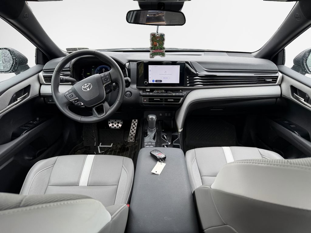 Used 2025 Toyota Camry SE FWD image 22