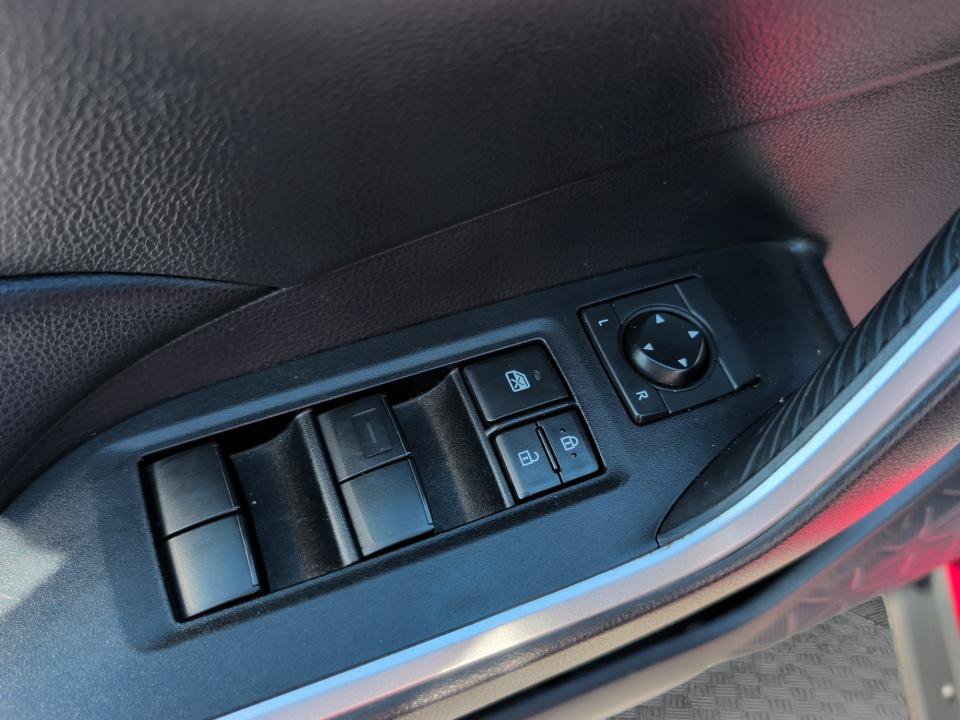 Used 2020 Toyota RAV4 LE FWD image 36