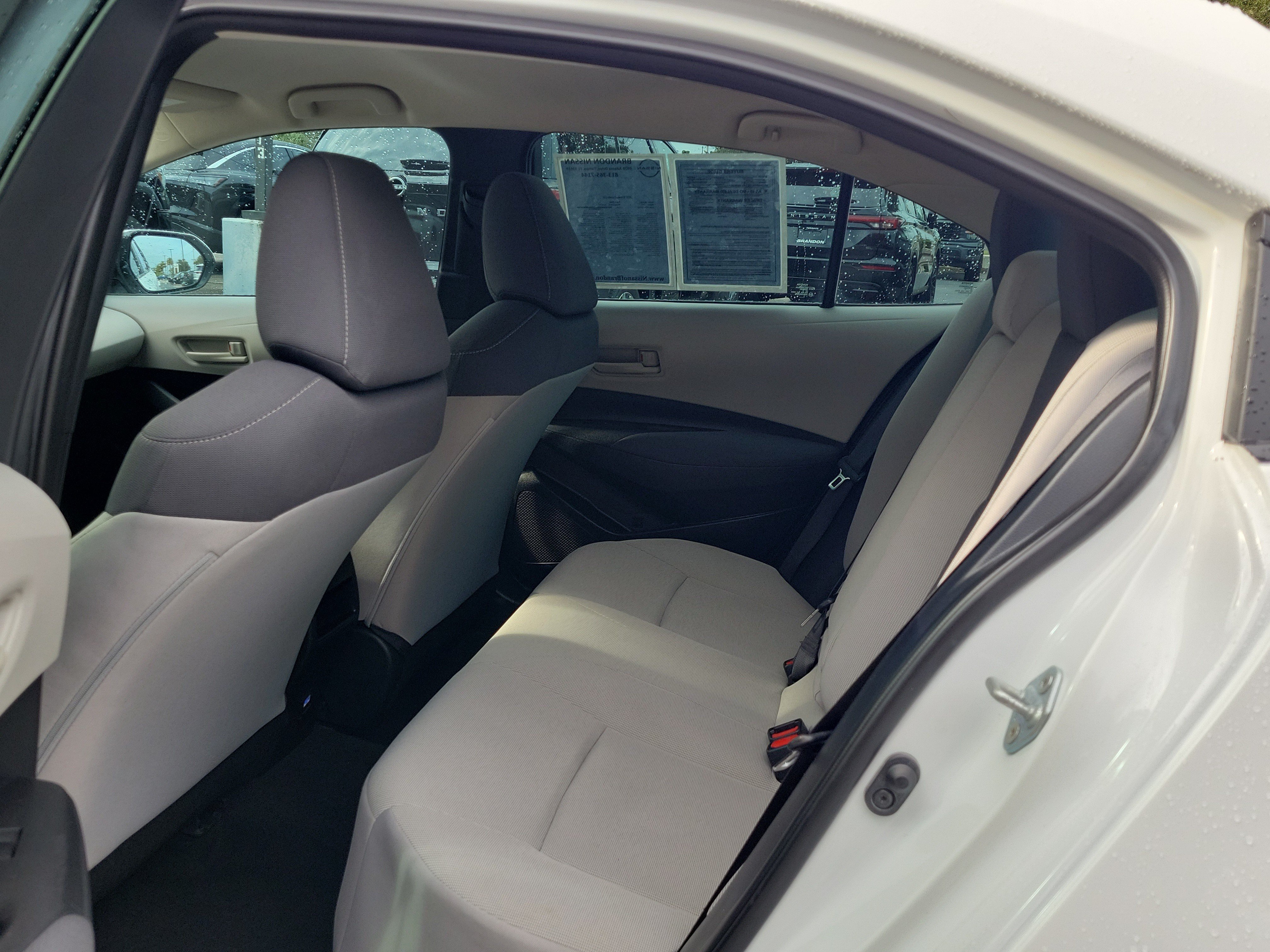 Used 2022 Toyota Corolla LE FWD image 11