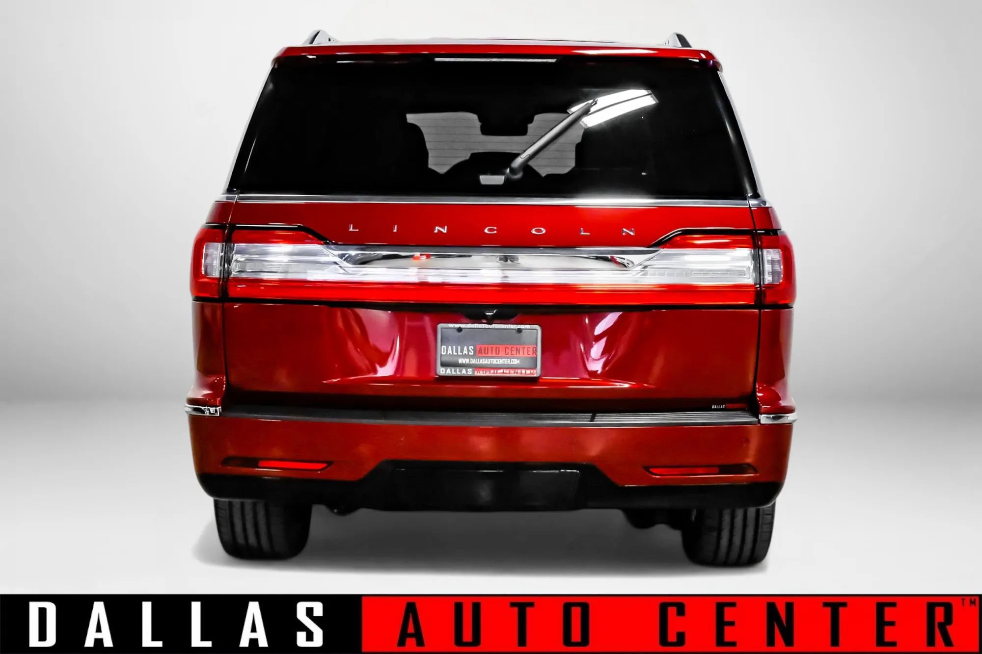 Used 2019 Lincoln Navigator Select image 5