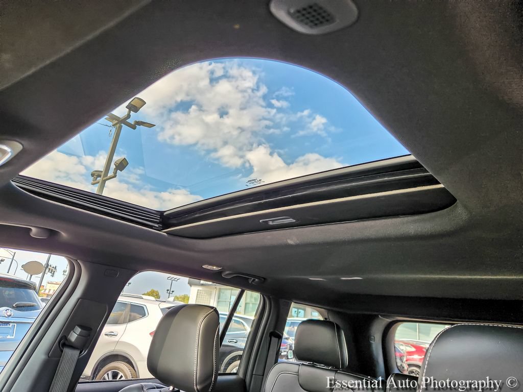 Used 2024 Jeep Grand Cherokee Altitude AWD/4WD image 8