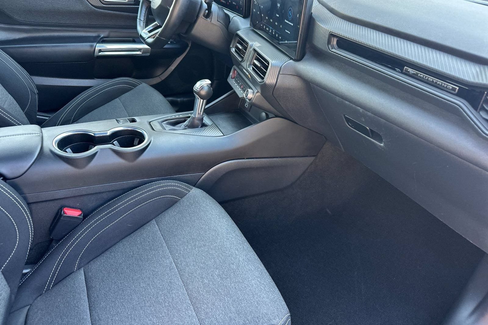 Used 2025 Ford Mustang Coupe RWD image 18