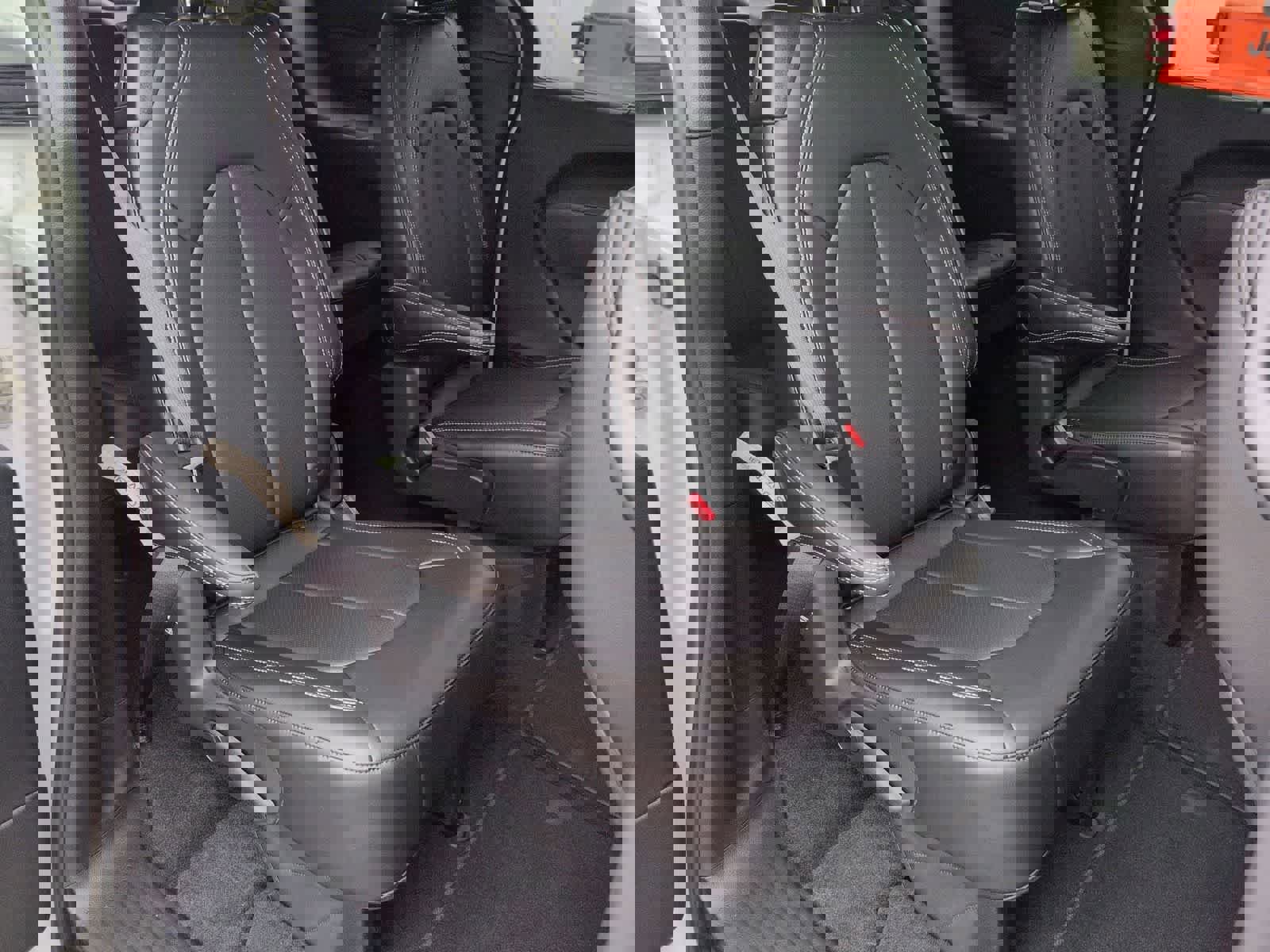 New 2026 Chrysler Pacifica Select image 18