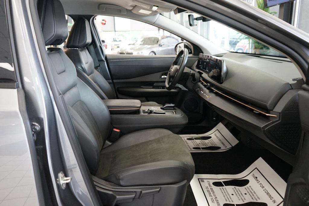 Used 2023 Nissan Ariya FWD image 44