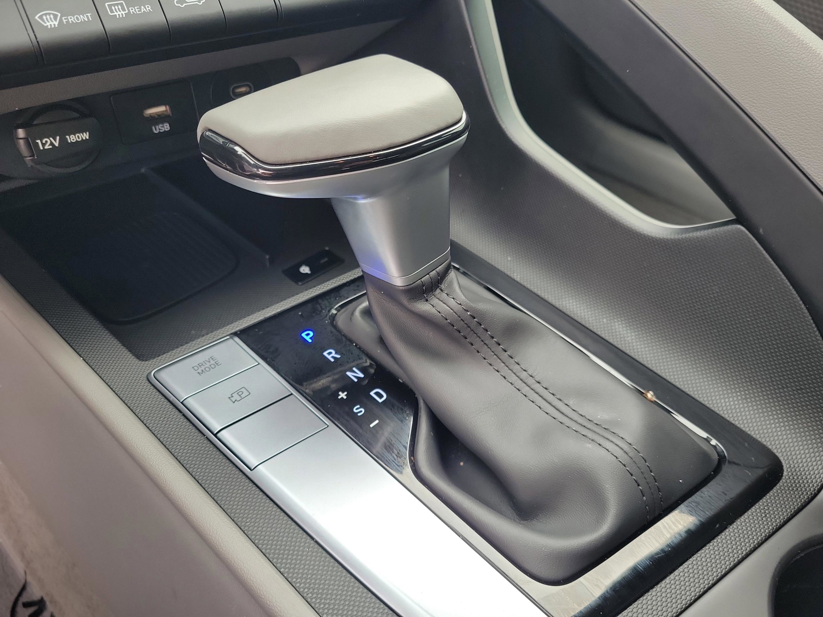 Certified 2025 Hyundai Elantra Sport image 29