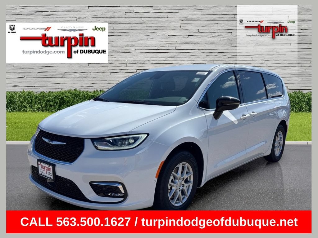 New 2025 Chrysler Pacifica Select