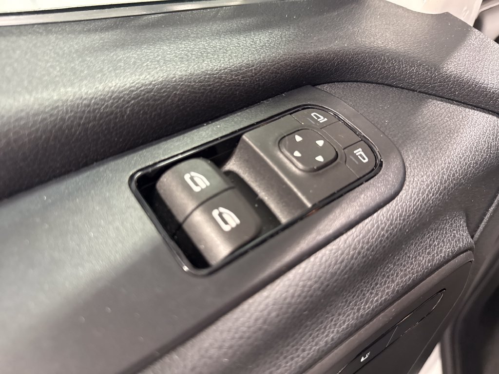 Used 2024 Mercedes-Benz Sprinter 2500 image 28