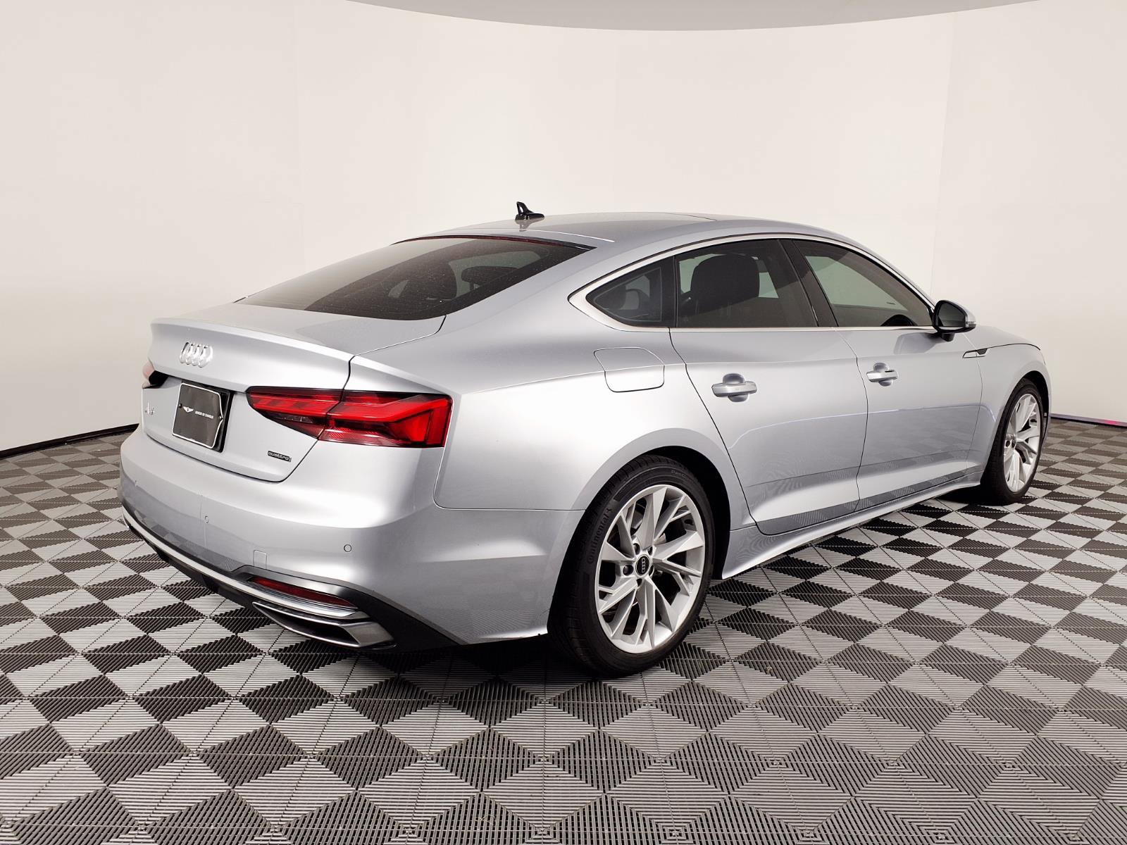Used 2022 Audi A5 2.0T Premium image 4