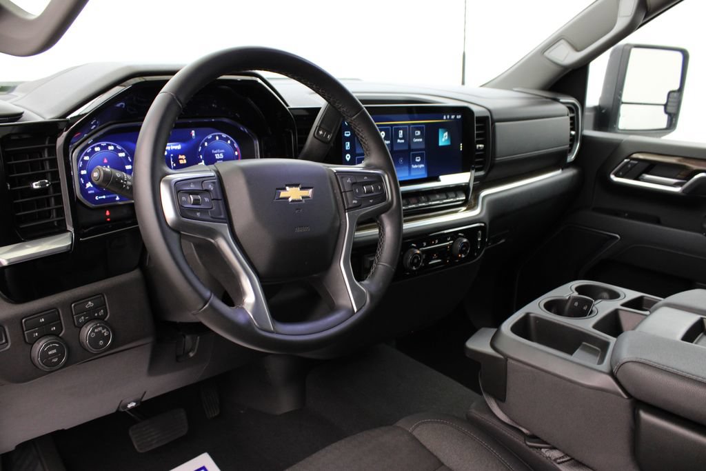 Used 2026 Chevrolet Silverado 2500 LT AWD/4WD image 16