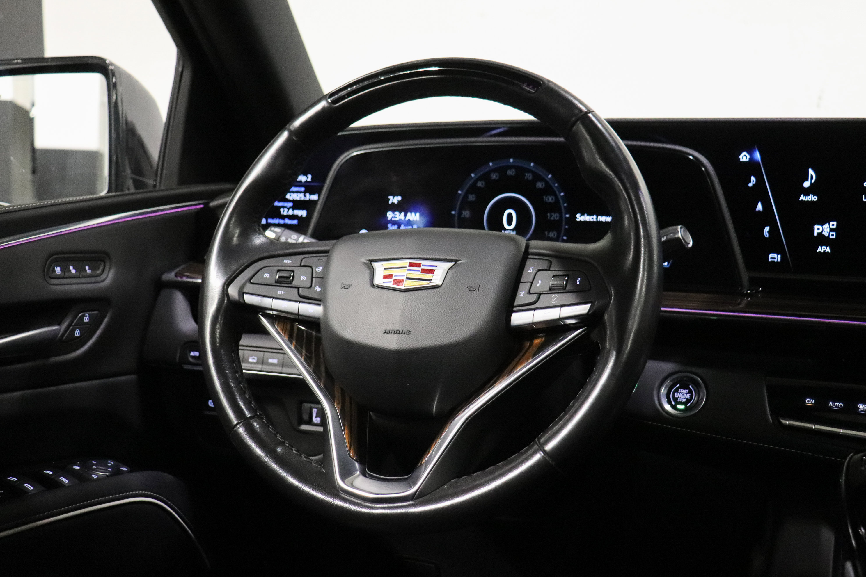 Used 2023 Cadillac Escalade Premium Luxury AWD/4WD image 26
