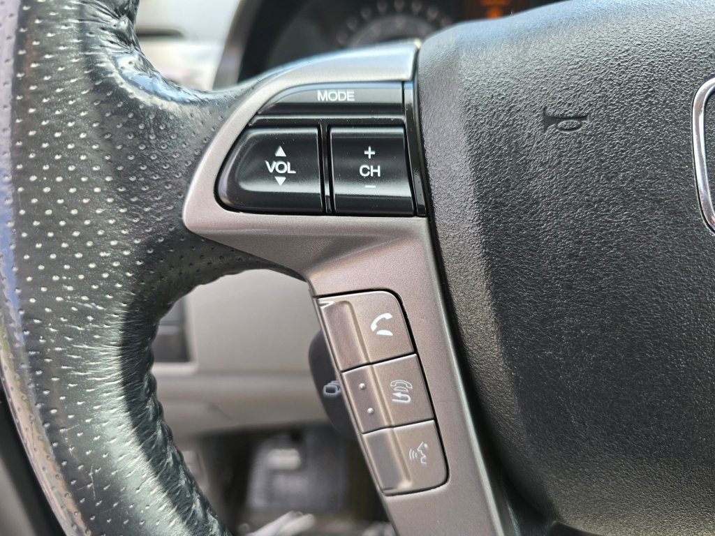 Used 2016 Honda Odyssey Touring Elite image 8