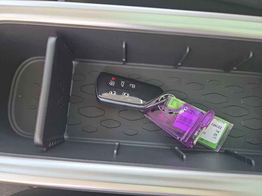 New 2025 Volkswagen ID. Buzz Pro S Plus image 30