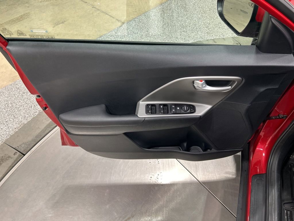 Certified 2019 Kia Niro LX image 13