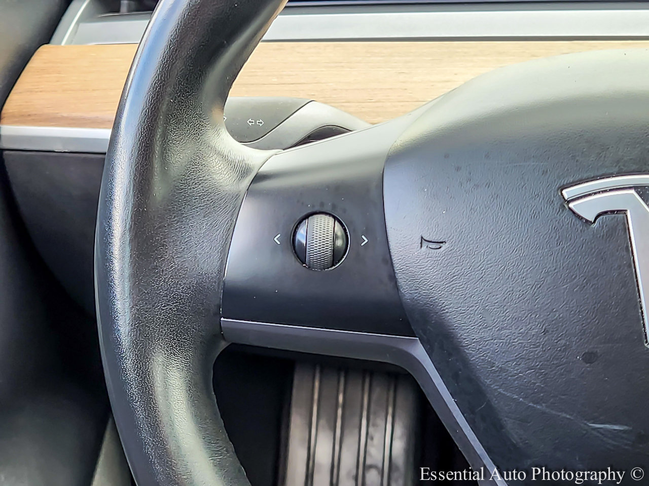 Used 2018 Tesla Model 3 Long Range RWD image 14