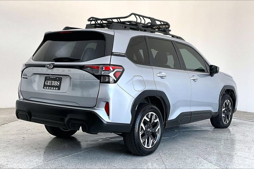 Used 2025 Subaru Forester Premium AWD/4WD image 14