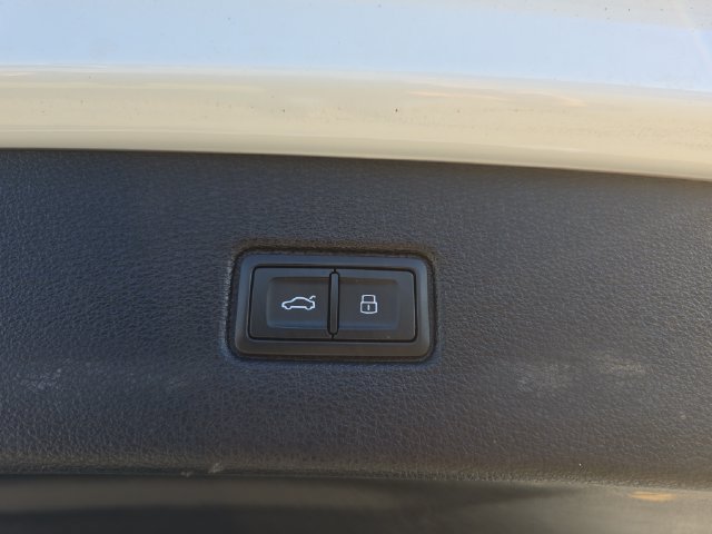 Used 2023 Audi SQ7 Premium Plus w/ Executive Package AWD/4WD image 16