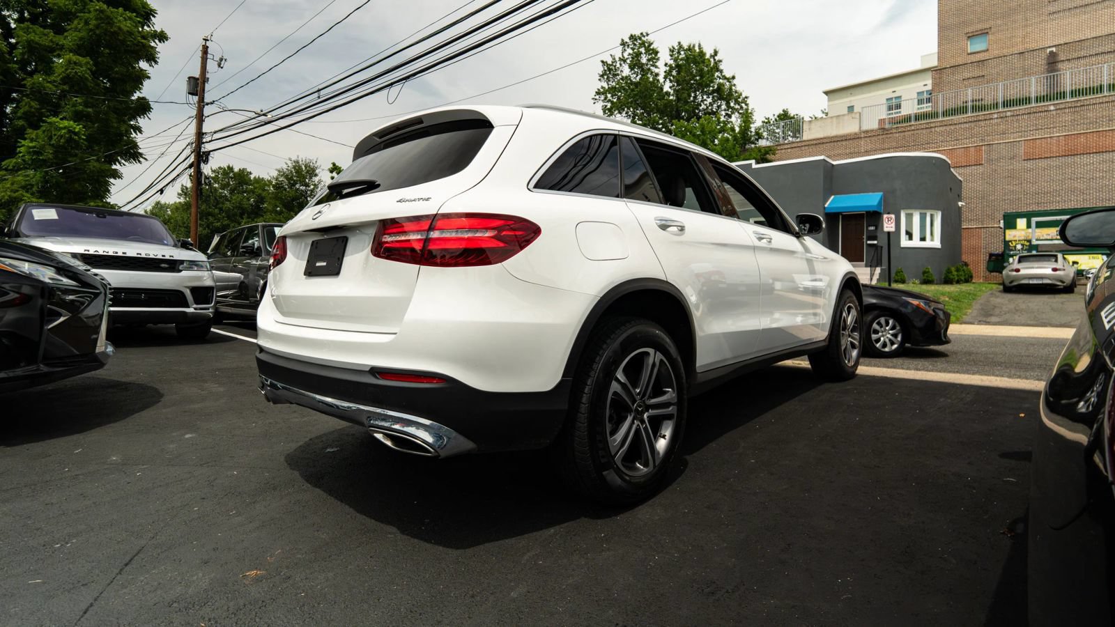 Used 2019 Mercedes-Benz GLC 300 4MATIC w/ Premium Package image 3