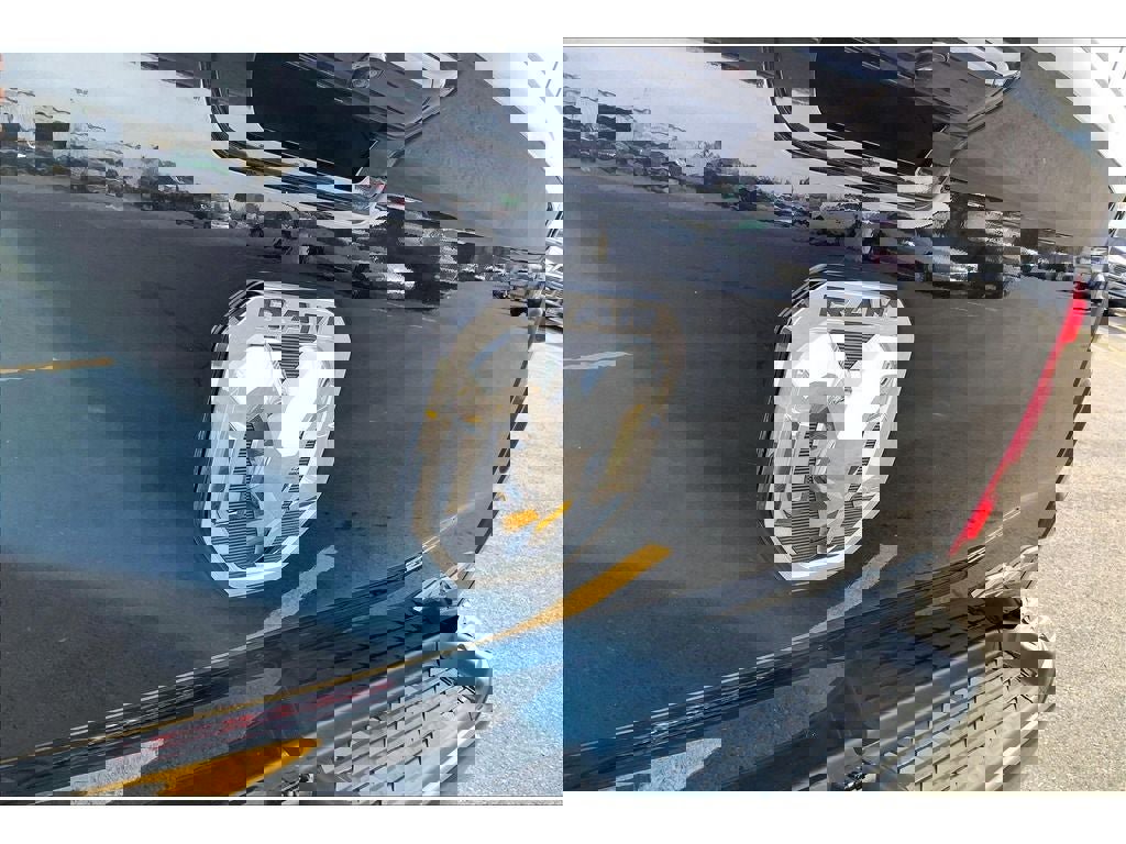 Used 2023 RAM 2500 Limited image 33