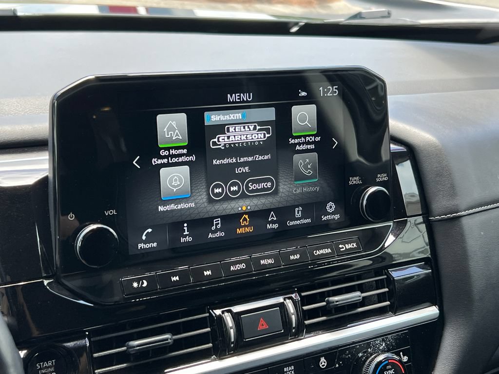 Used 2025 Nissan Pathfinder SL FWD image 33