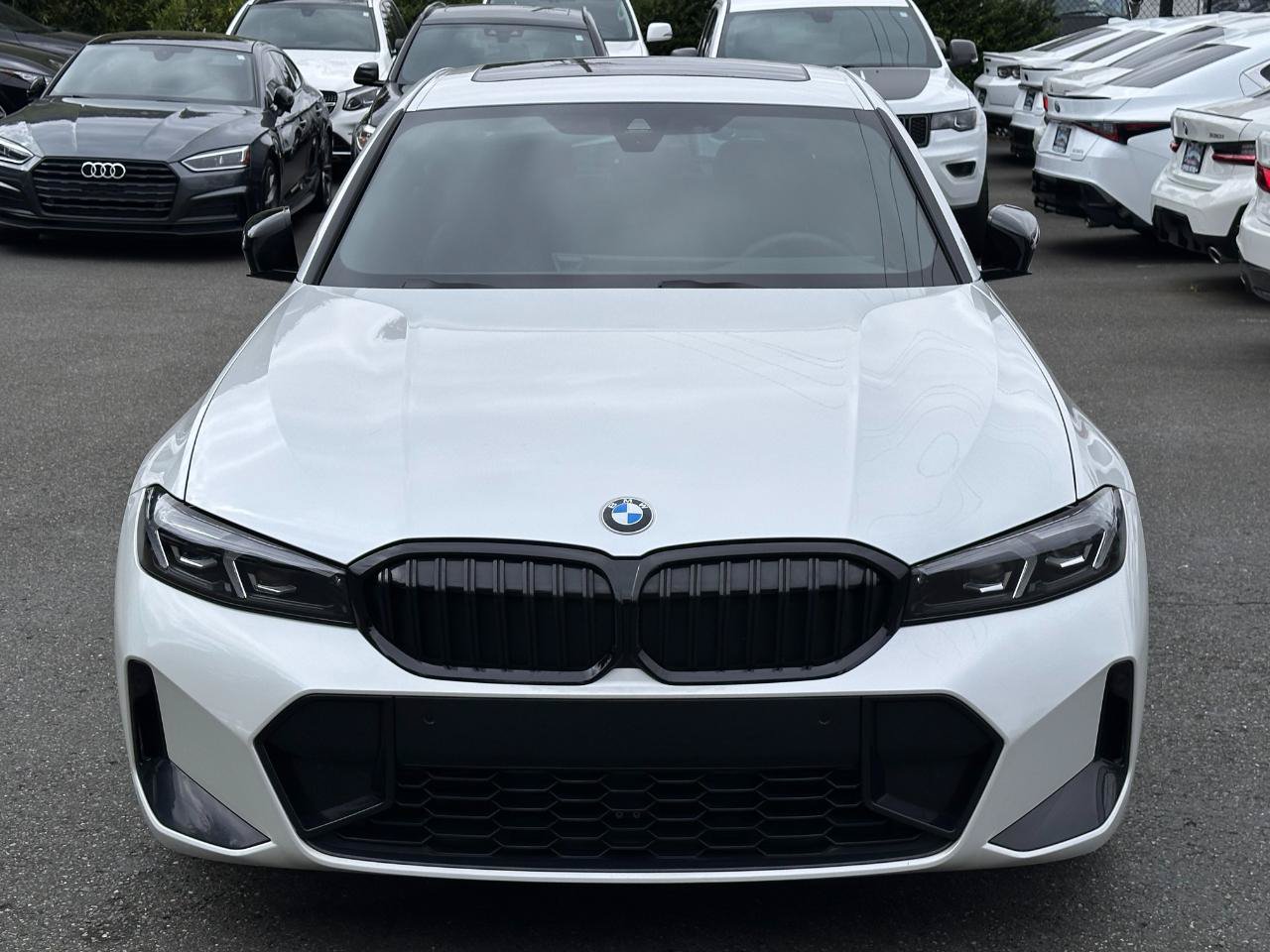 Used 2023 BMW 330i Sedan w/ M Sport Package RWD image 11