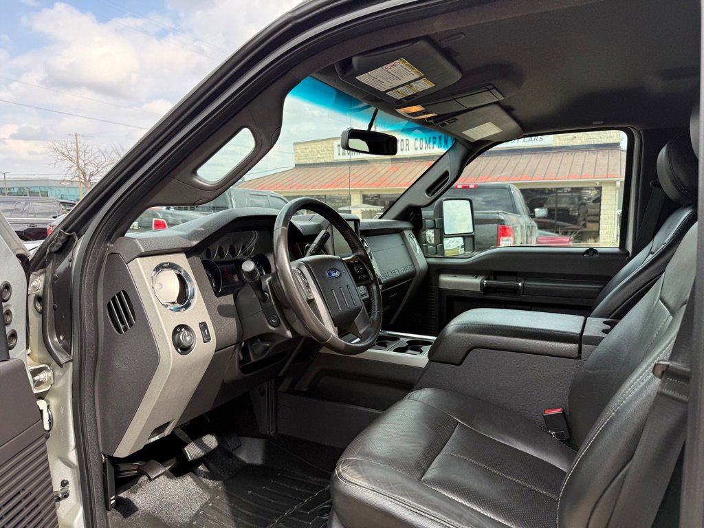 Used 2015 Ford F250 Lariat w/ Lariat Interior Package image 15