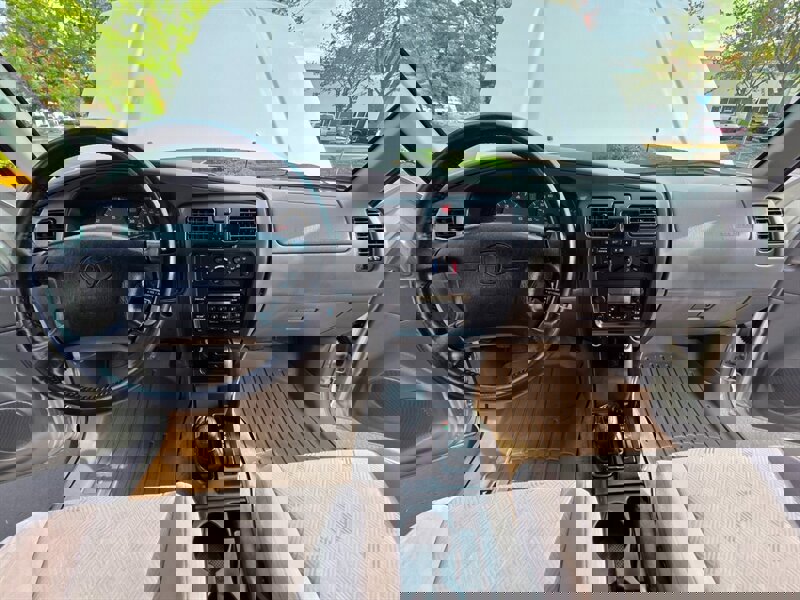 Used 2001 Toyota 4Runner SR5 image 32