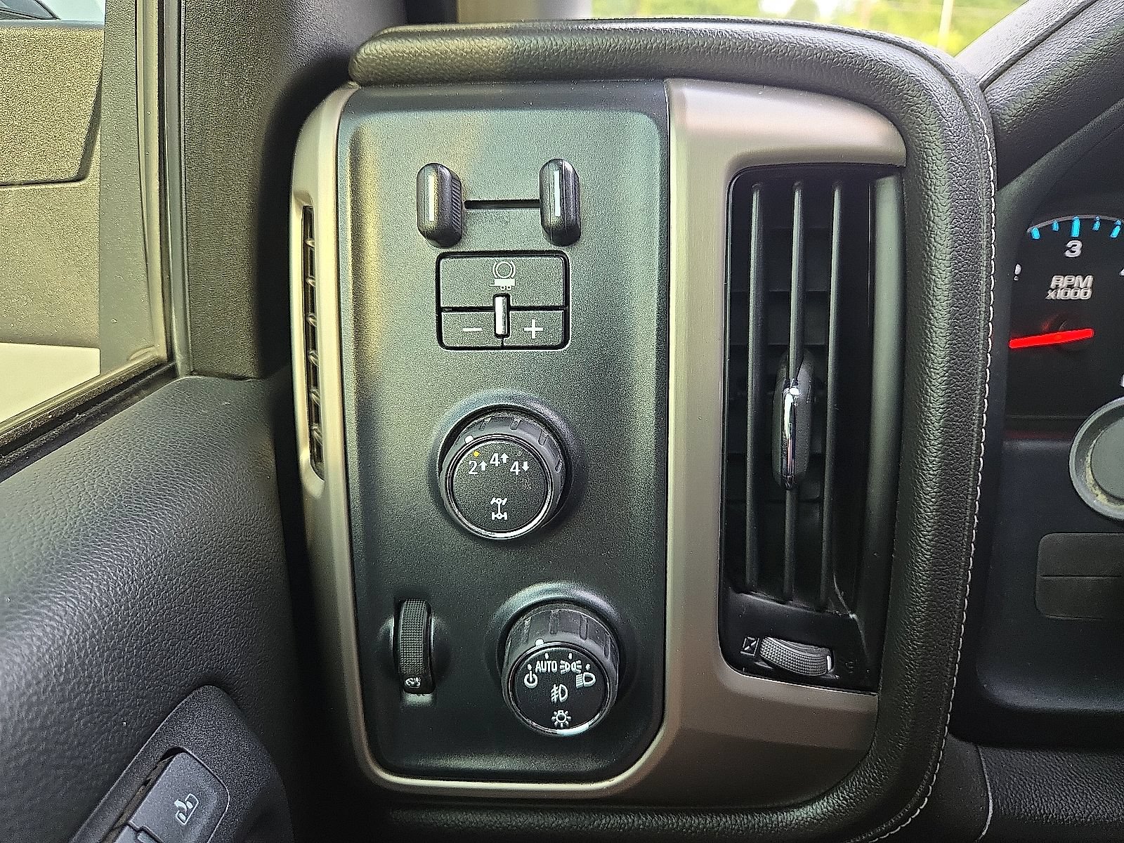 Used 2019 GMC Sierra 2500 Denali w/ Suspension Package, Off-Road AWD/4WD image 20