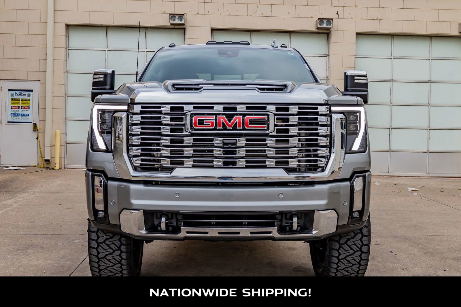 Used 2024 GMC Sierra 3500 Denali w/ Denali Reserve Package AWD/4WD image 4
