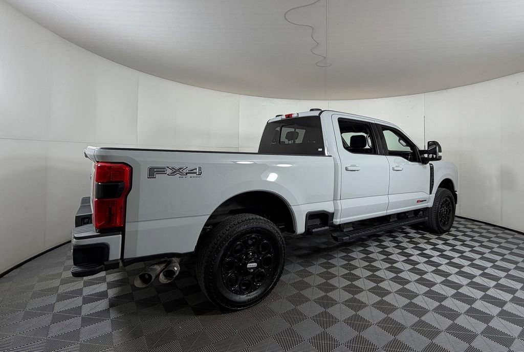 Used 2026 Ford F350 Lariat w/ Black Appearance Package image 4