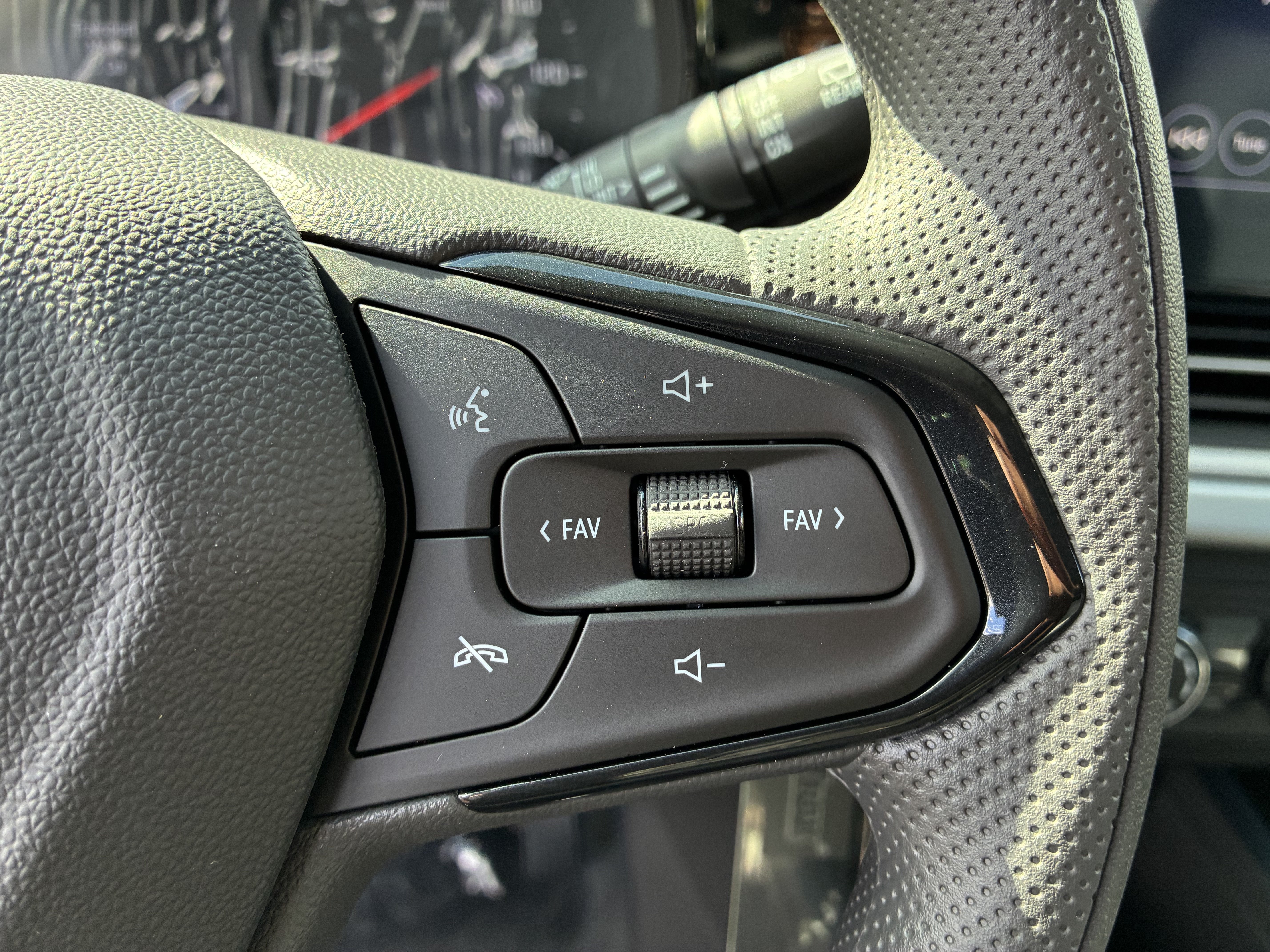 New 2026 Chevrolet Trax LS FWD image 27