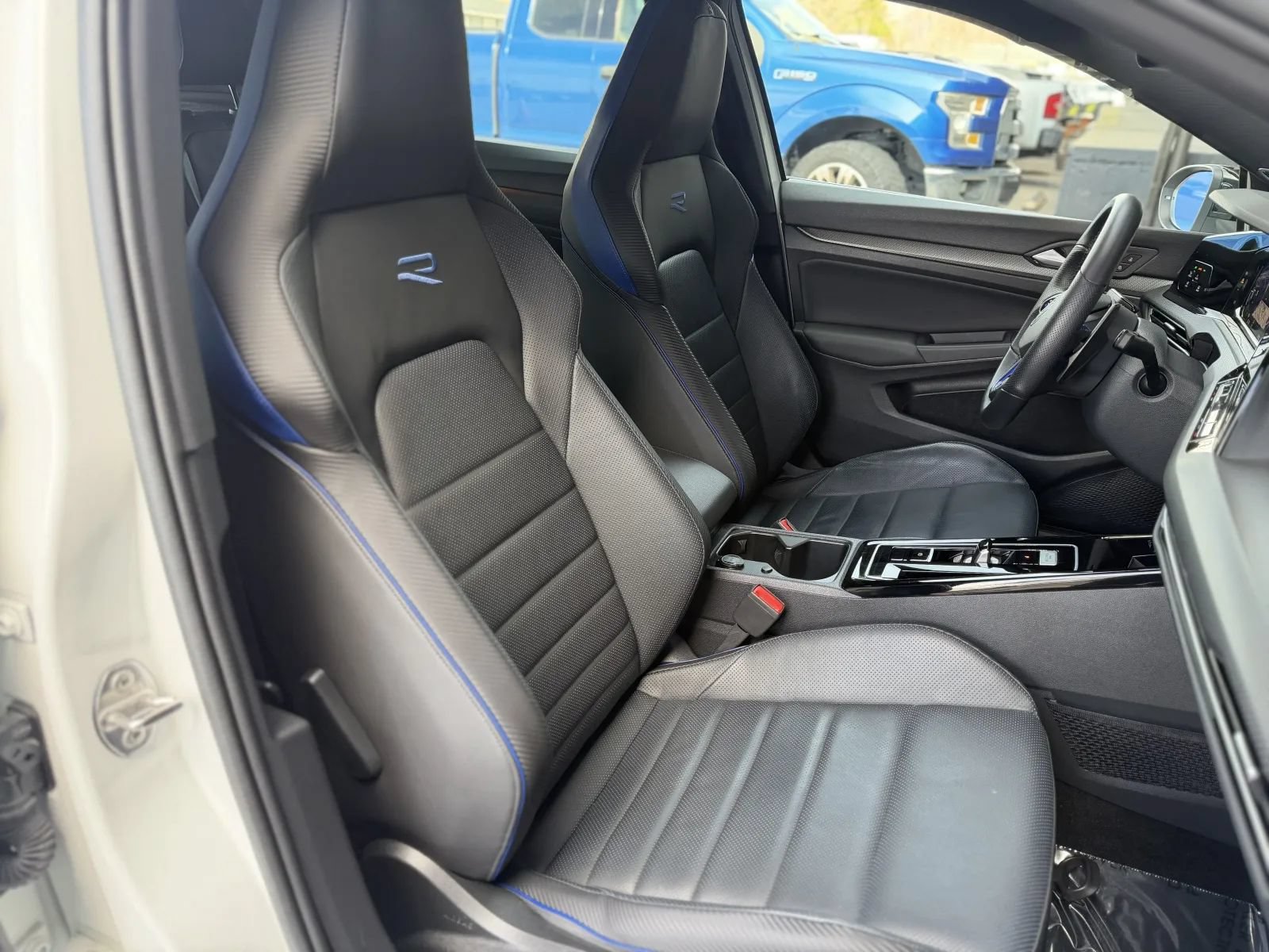 Used 2024 Volkswagen Golf R AWD/4WD image 18