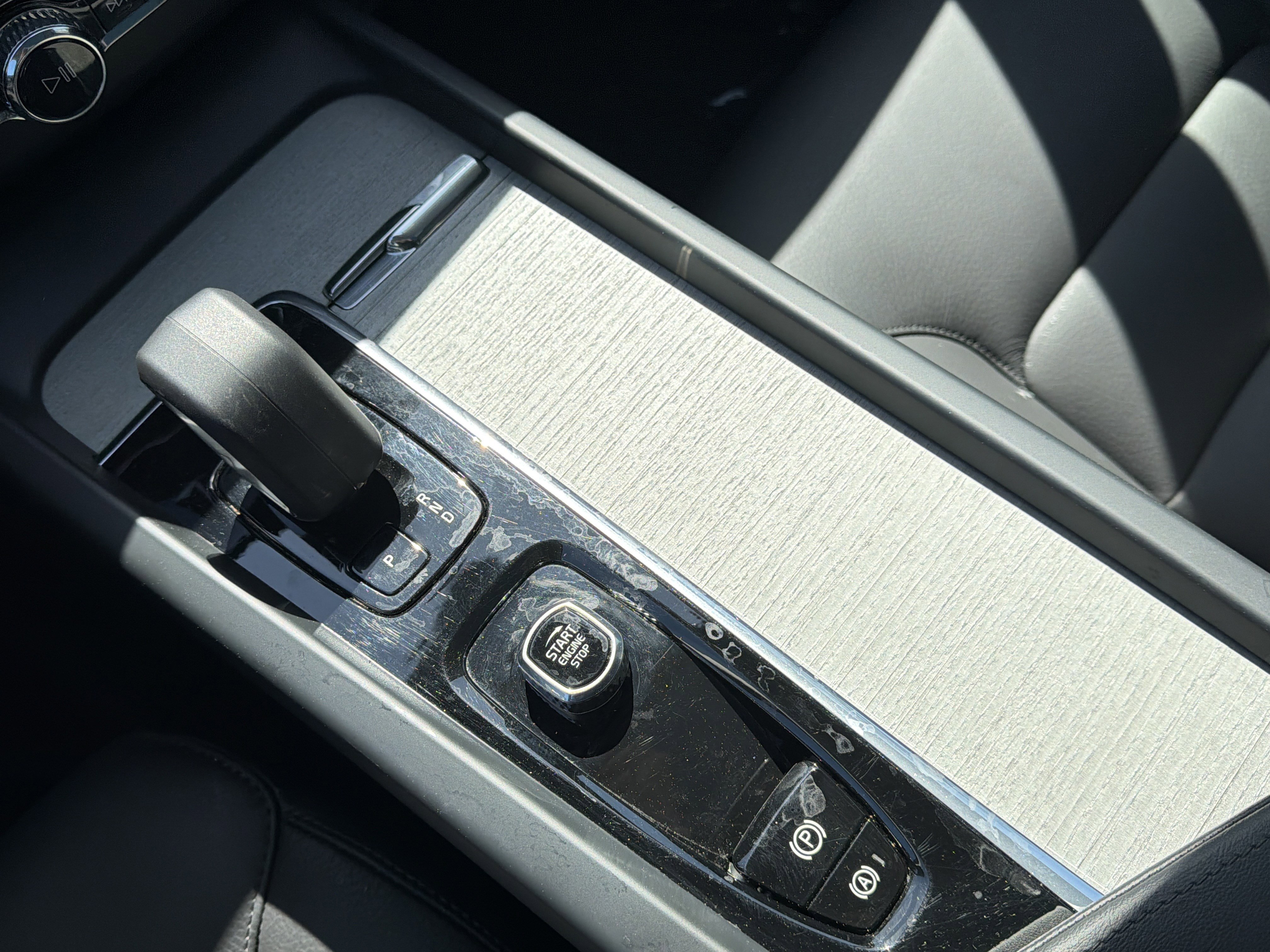 Certified 2025 Volvo XC60 B5 Plus image 26