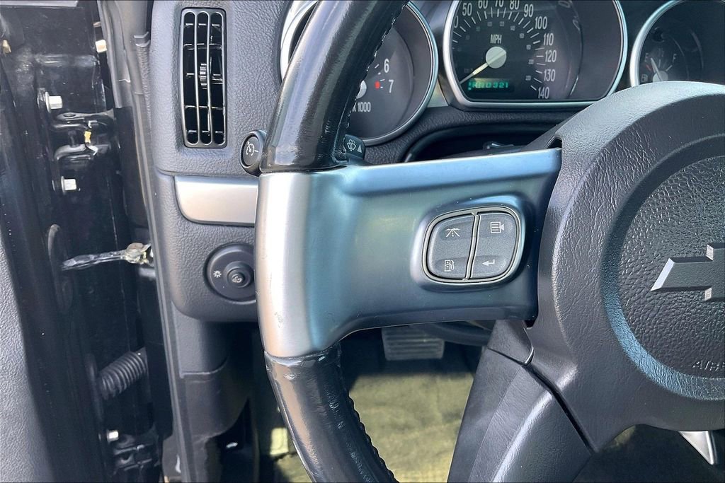 Used 2005 Chevrolet SSR w/ Preferred Equipment Group RWD image 13