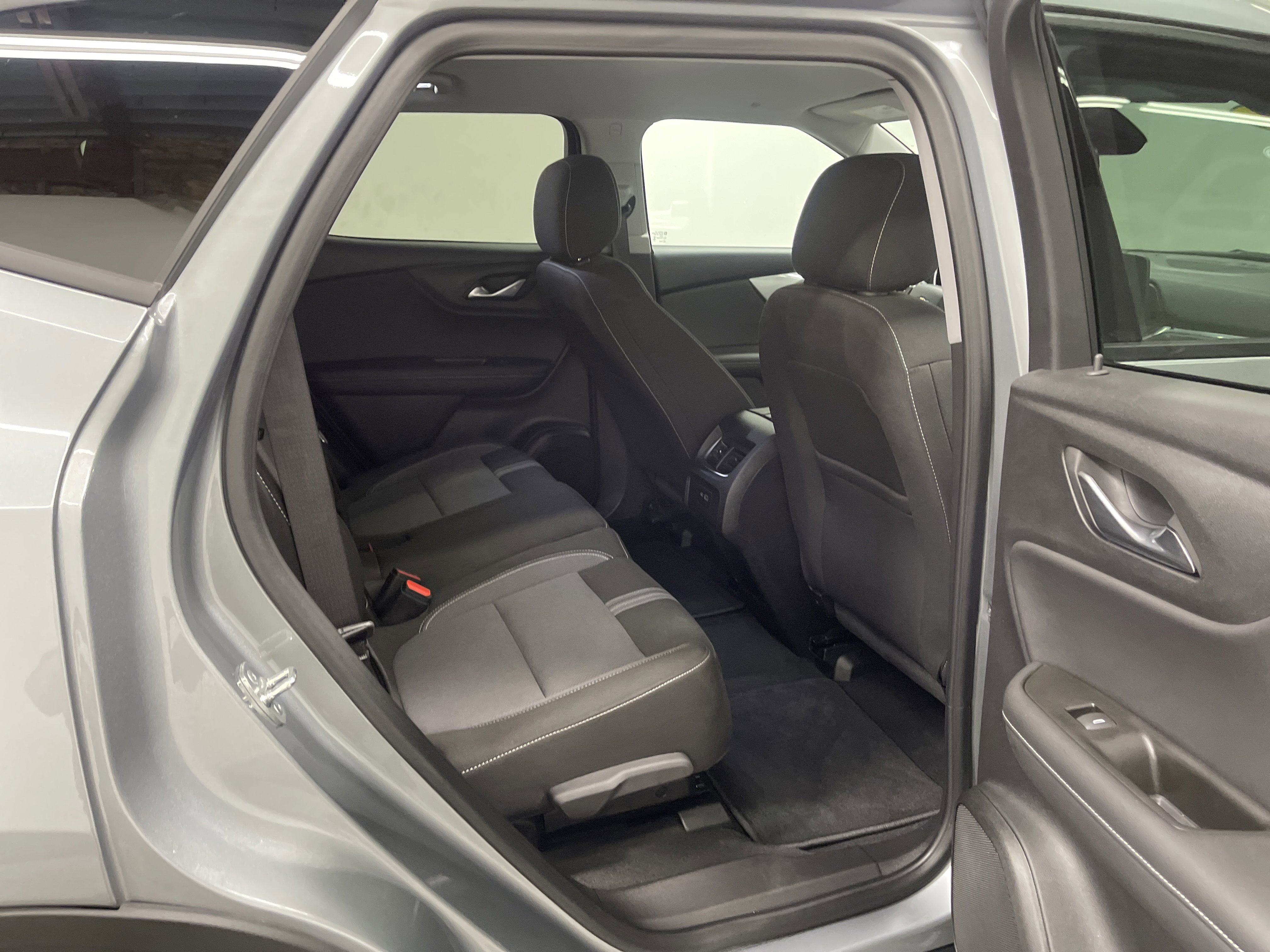 Used 2025 Chevrolet Blazer LT AWD/4WD image 21