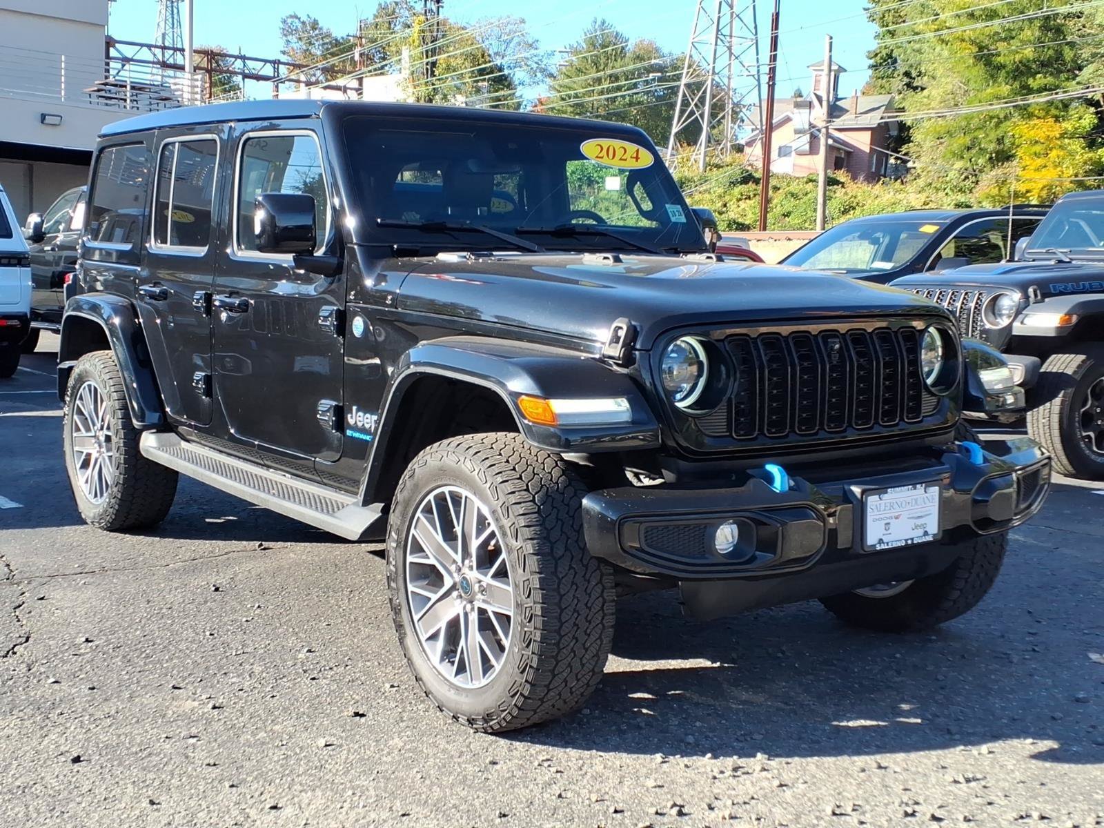 Used 2024 Jeep Wrangler High Altitude AWD/4WD image 3