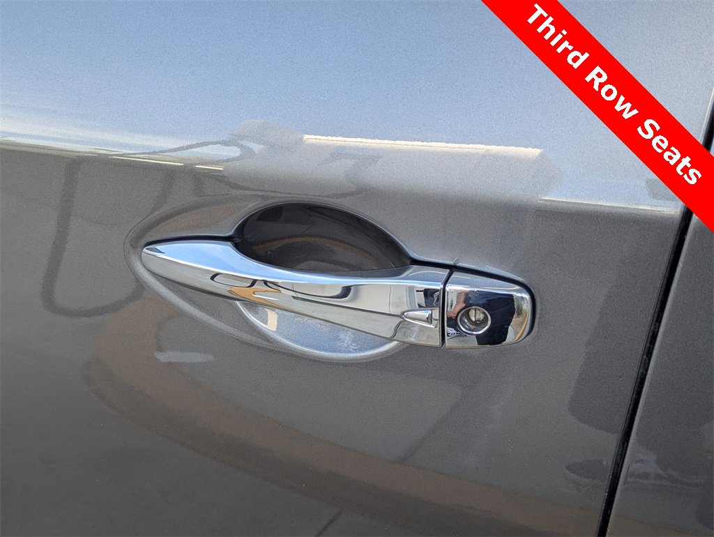Used 2020 Nissan Pathfinder SV image 34