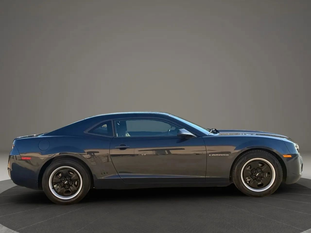 Used 2013 Chevrolet Camaro LS image 2